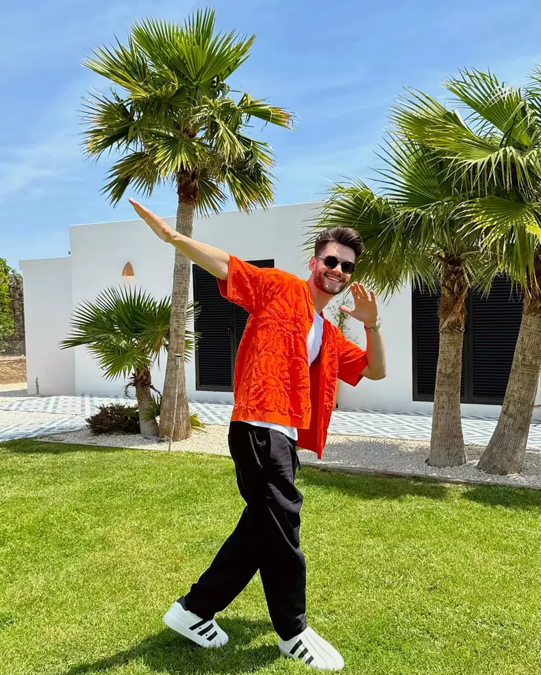 436444060184270887010548918257105027627654252n