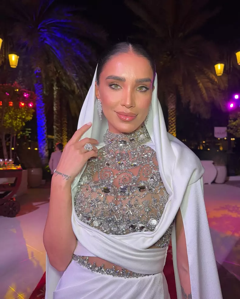 Adelina Pestrițu - rochie Revelion (6)