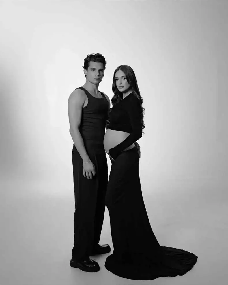 VIDEO Imagini inedite cu Elena Hagi însărcinată. Înainte să nască, aceasta apare într-o ședință foto alături de Ianis