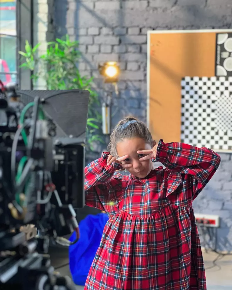 eva-maruta-actrita-film-tati-part-time-4