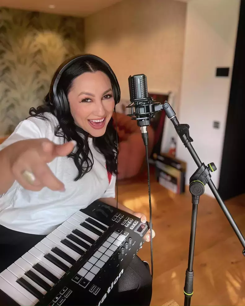 VIDEO Casa de 1 milion de euro în care locuiesc Andra și Cătălin Măruță e dotată și cu un studio de muzică: „Eva și David pot să-și exerseze pasiunile”