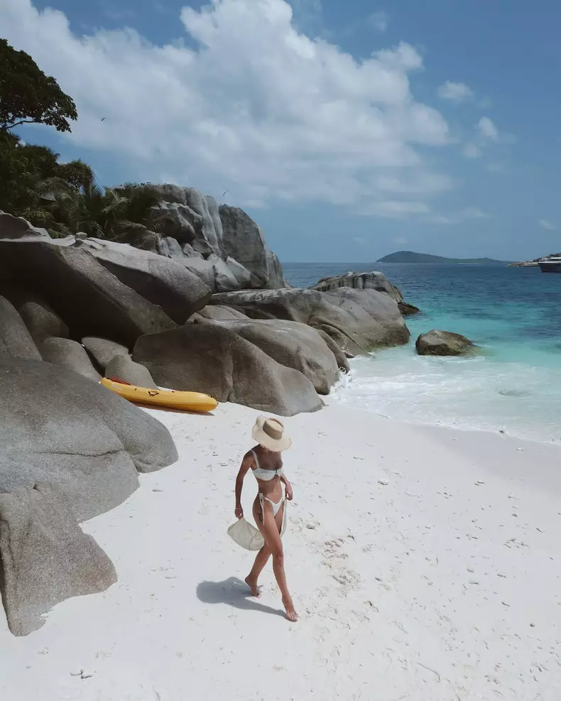 ioana grama si fetita vacanta in Seychelles (1)