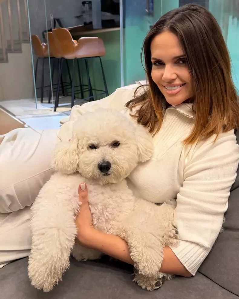 Cristina Șișcanu și câinele său