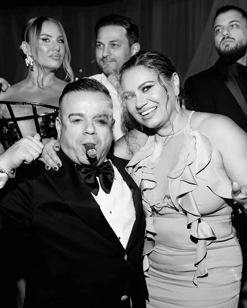 adrian minune si karmen (1)