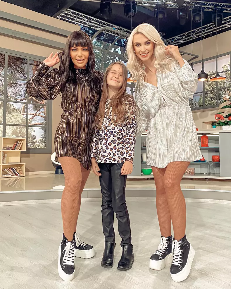 andreea antonescu si fiica sa 3