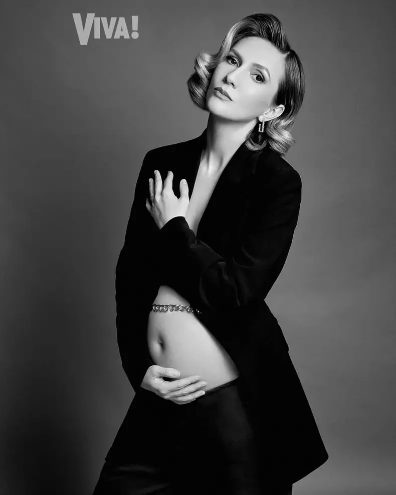 adela popescu insarcinata cu al treilea copil 3