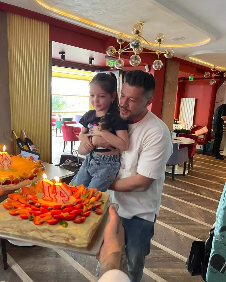 victor slav are restaurant 2