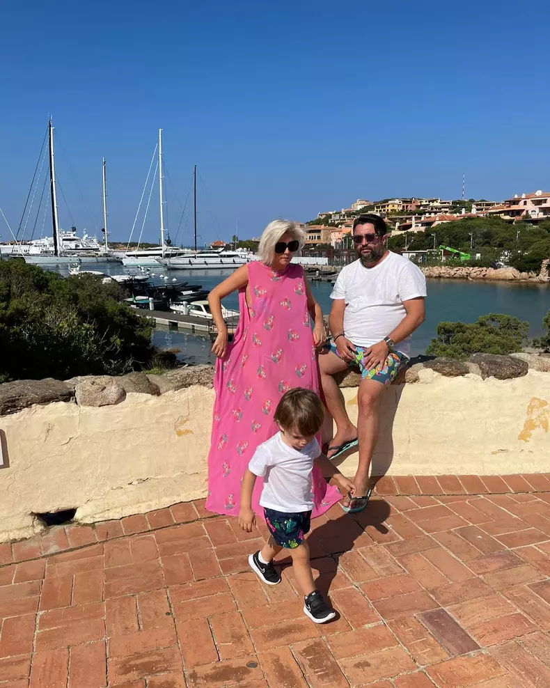 2421022733966098051547618273574285426506015n