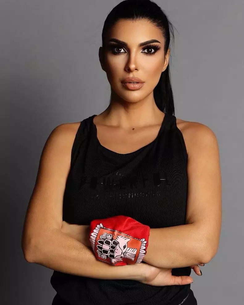 andreea-tonciu-nemachiata-survivor-7