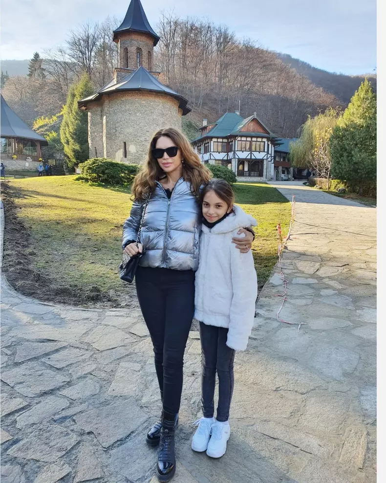 cristina-spatar-si-fiica-ei-aida-2-2