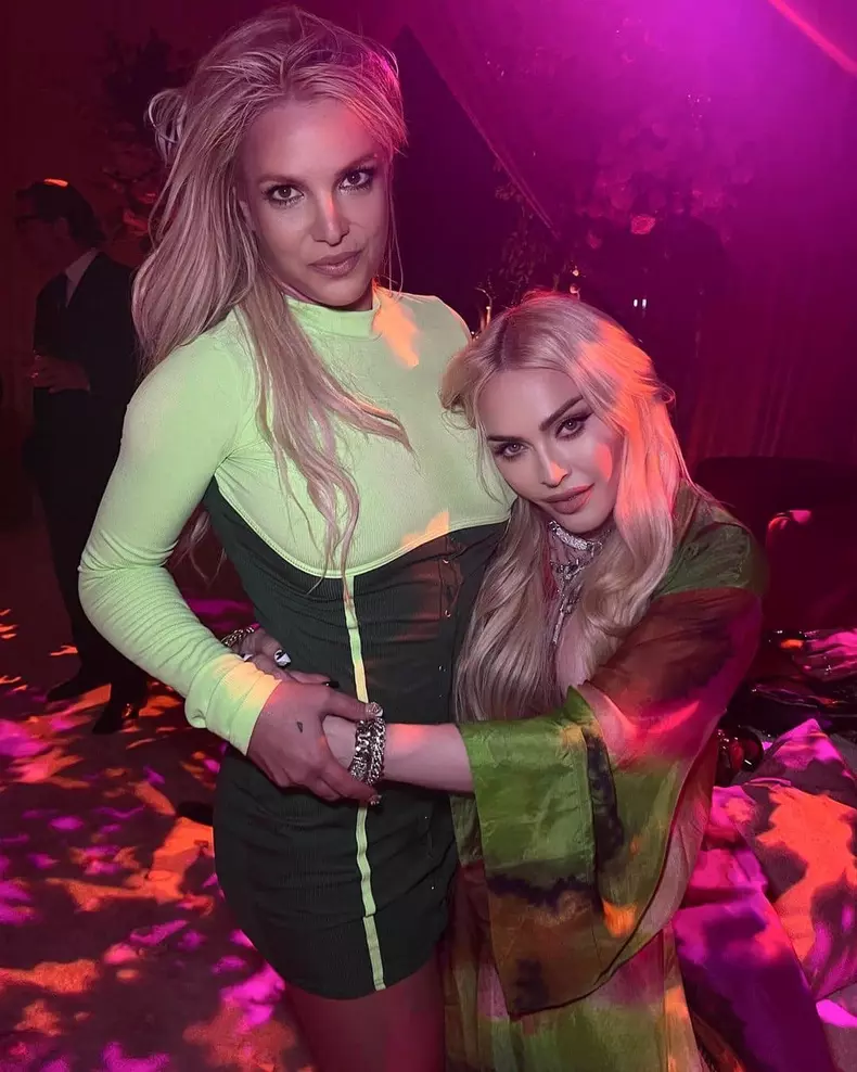 britney-spears-si-madonna-sarut-5