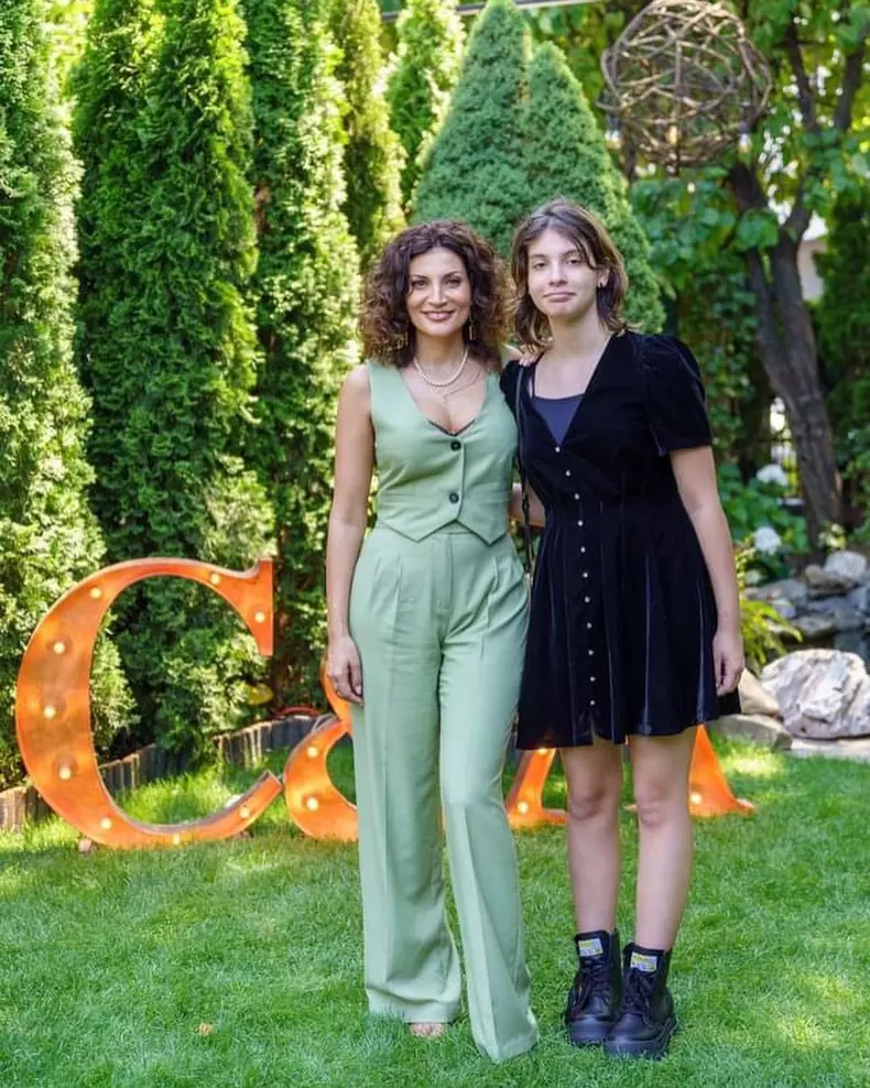 ioana-ginghina-si-fiica-ei-1