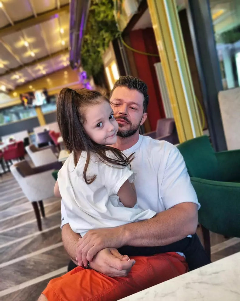 victor-slav-si-fetita-sofia-1