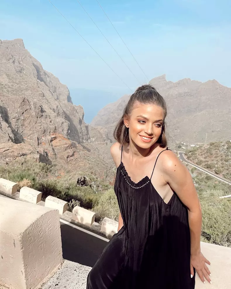 actori-serialul-adela-in-vacanta-6