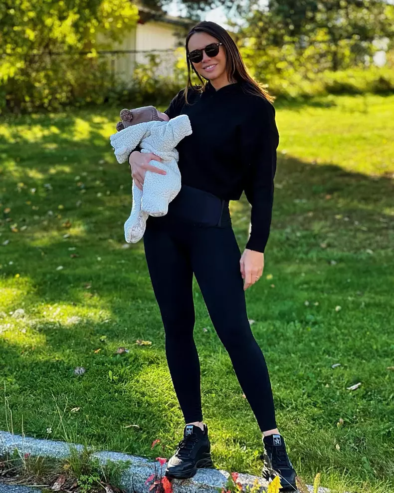 magda-palimariu-in-colanti-dupa-ce-a-nascut-1