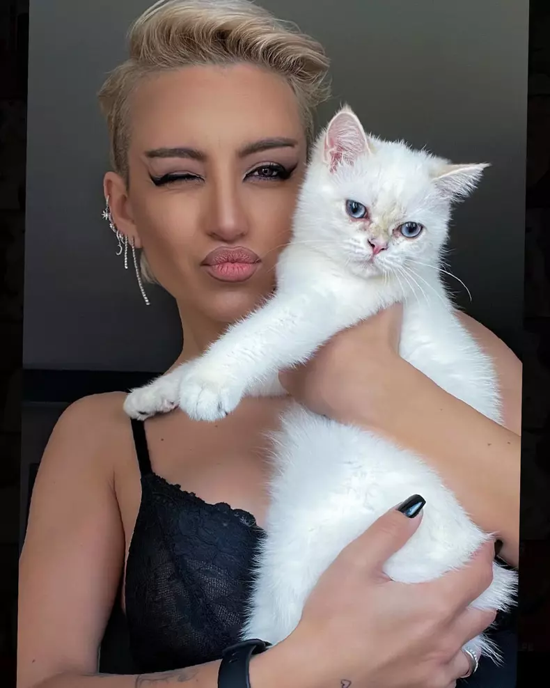 3300399279776607698623615757854155240658538n