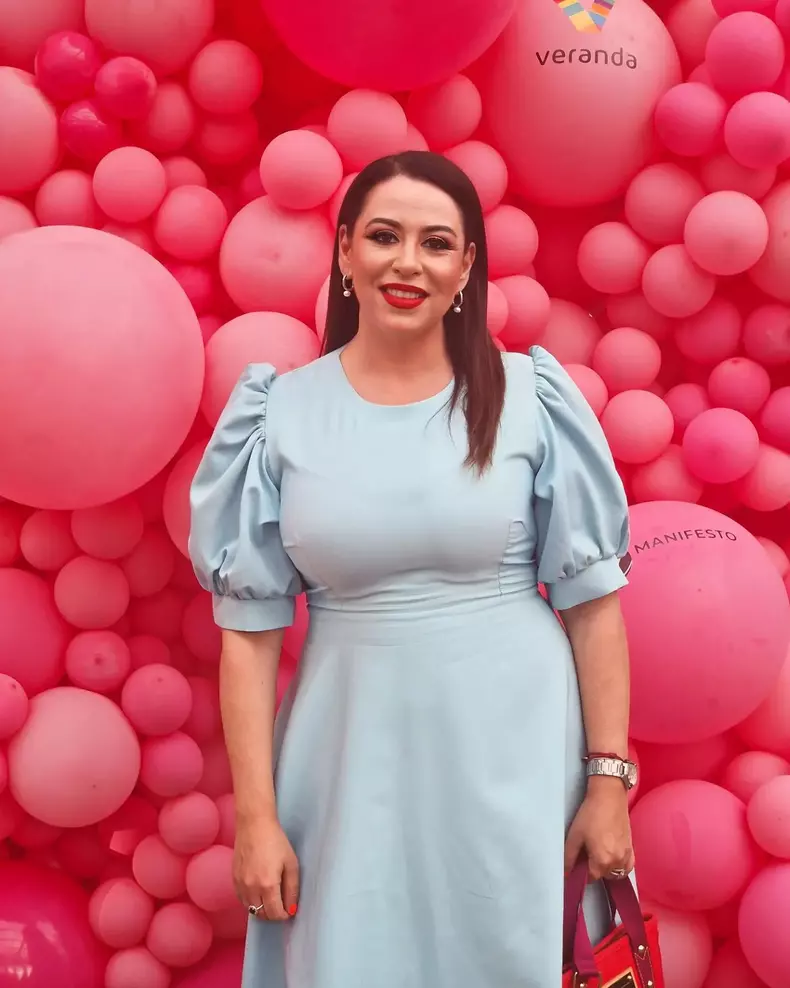 oana-roman-schimb-de-replici-mara-banica-4