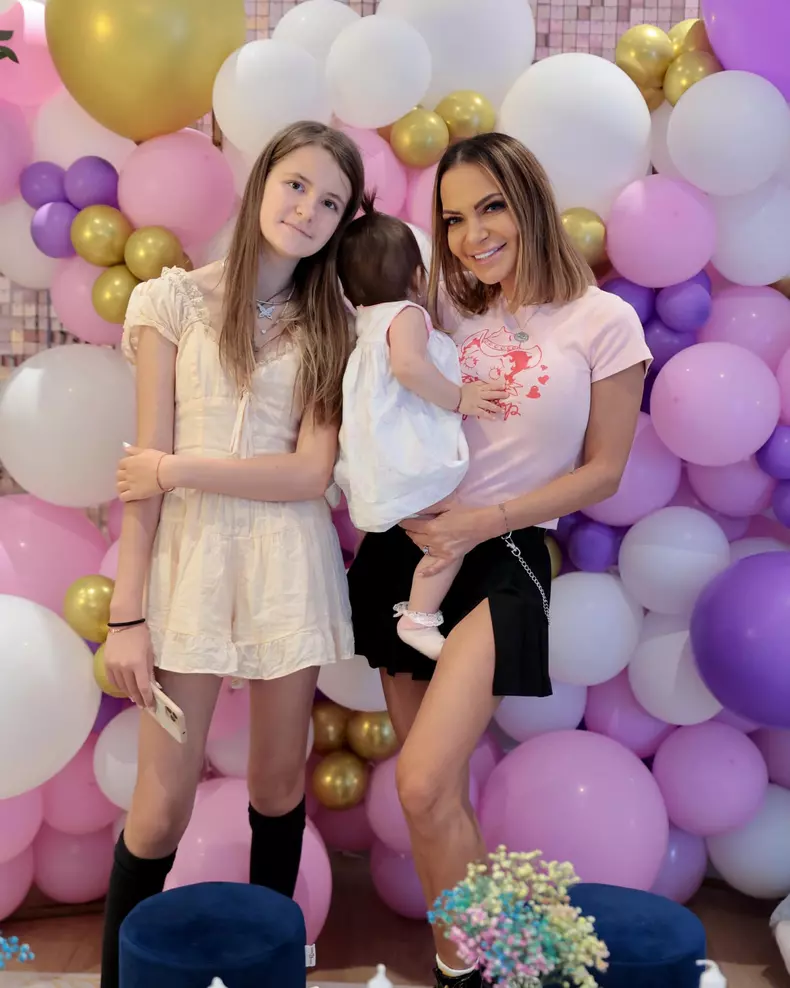 Andreea Antonescu și fetele ei 1