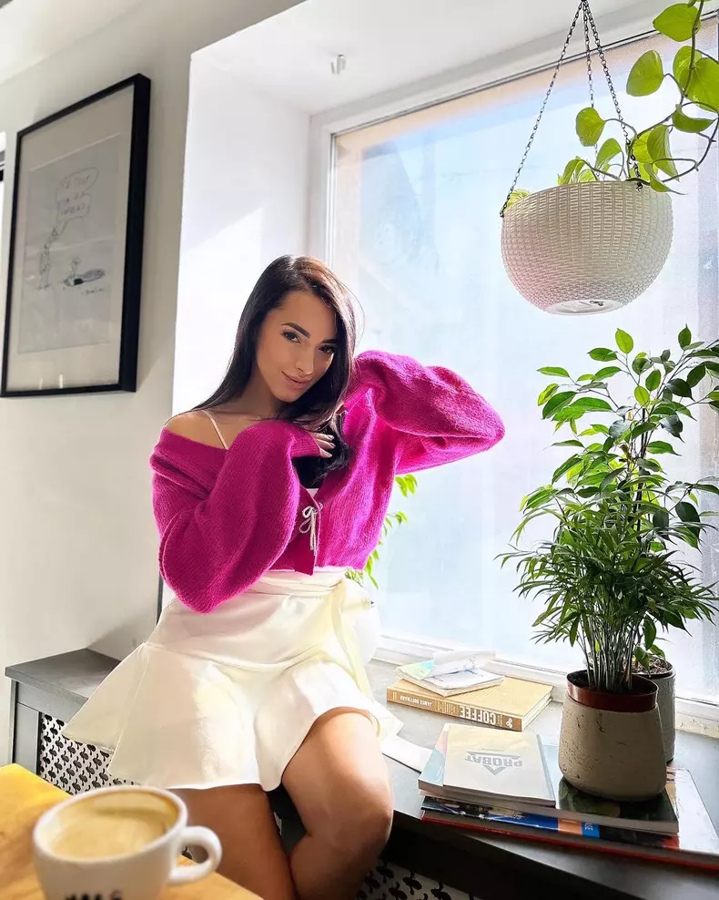 3877687828715904310011056733657930261163734n