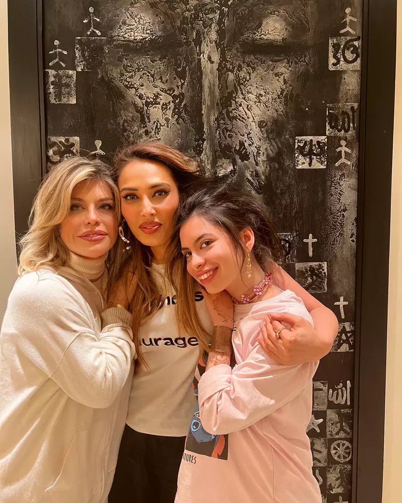 loredana-groza-acasa-la-iulia-vantur-salman-khan-2