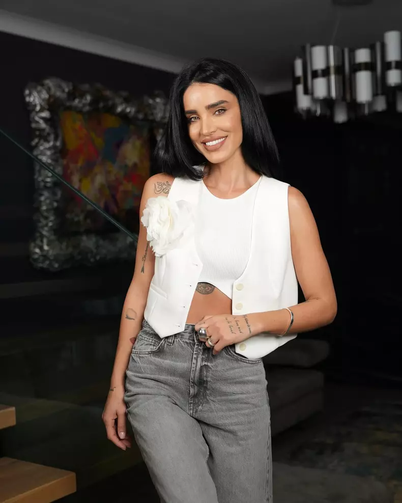 Adelina Pestrițu și-a scos implantul mamar (4)