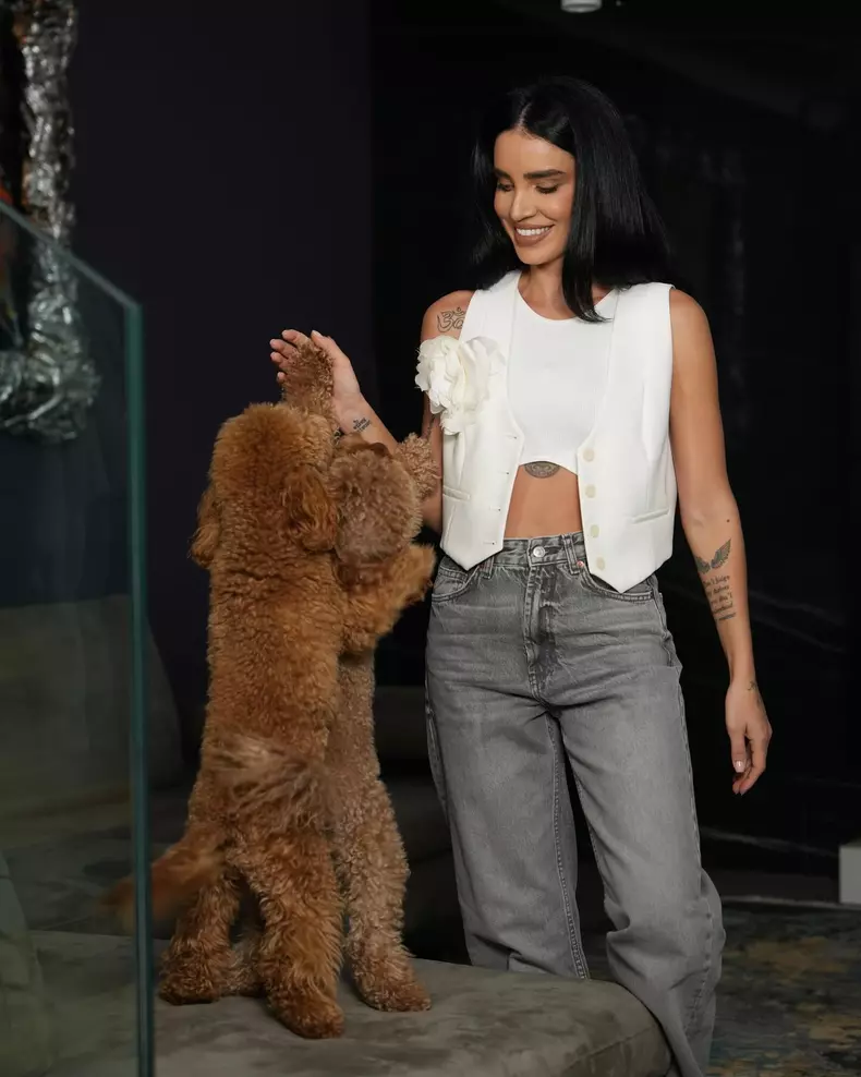 Adelina Pestrițu și-a scos implantul mamar (6)