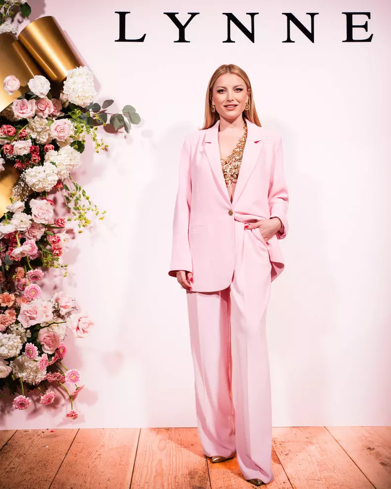 elena-gheorghelynne-outfit