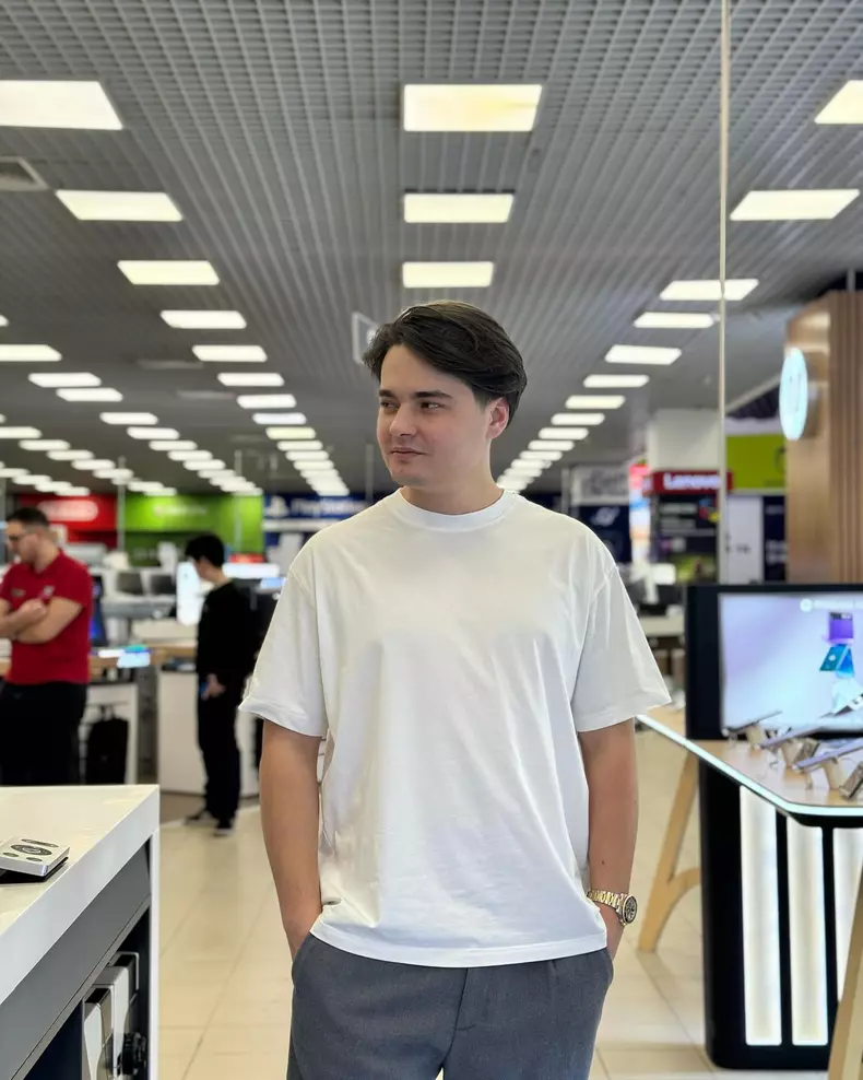 Selly - Buzz House film (4)