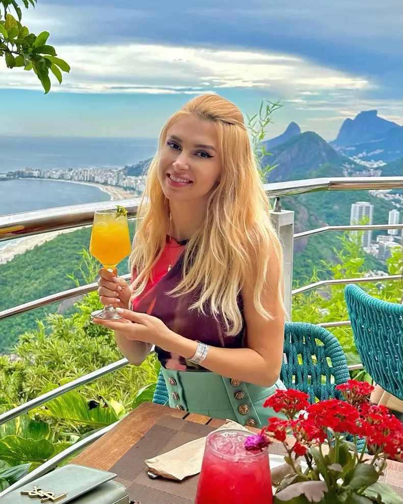 4296625499796840368512786510455666300504176n