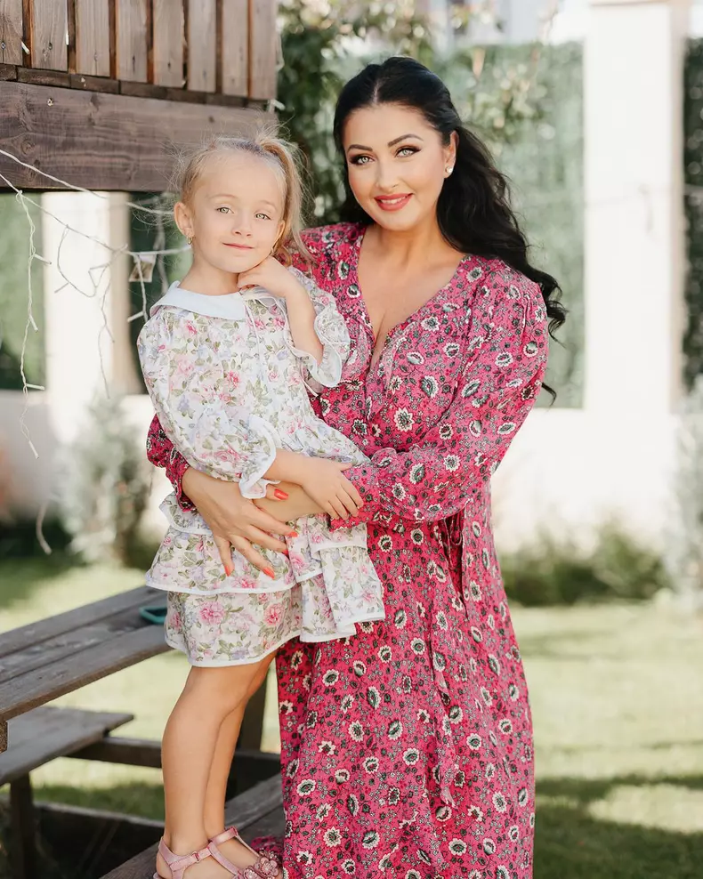 Gabriela Cristea și fetițele (3)