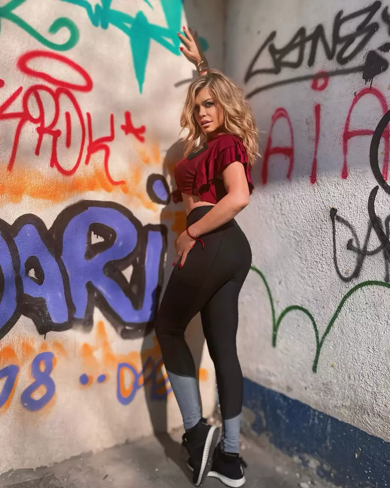 loredana-groza-in-colanti-1