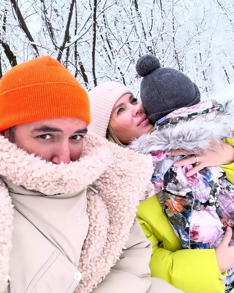 smiley-gina-pistol-2