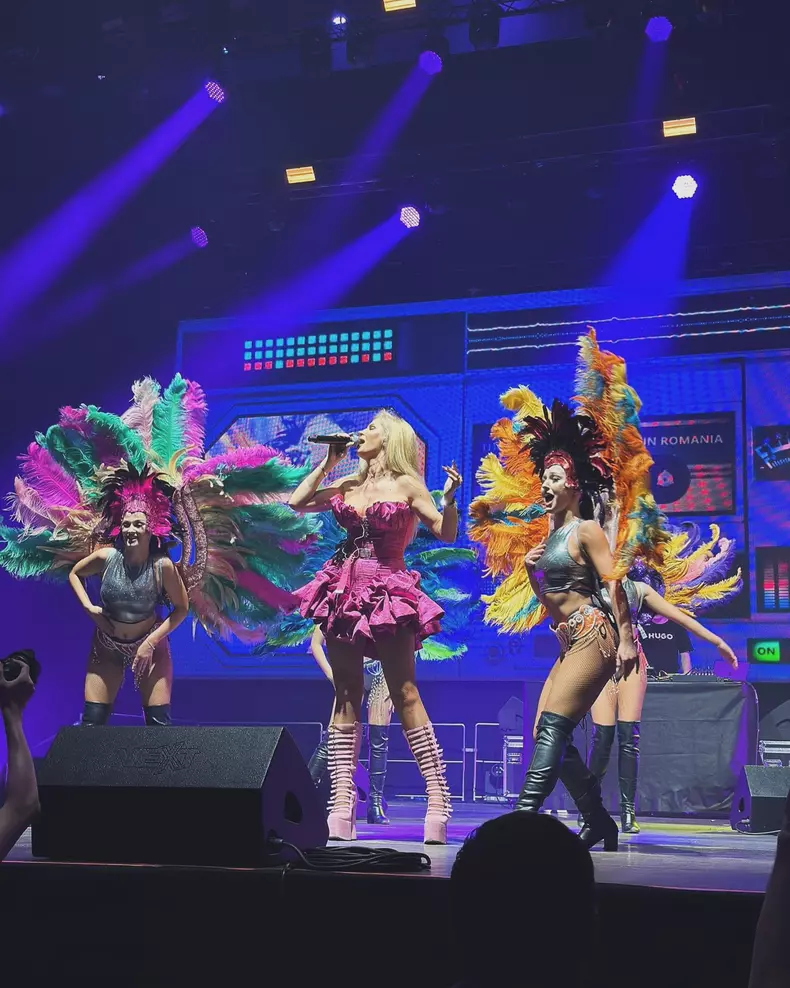 andreea-banica-rochie-1