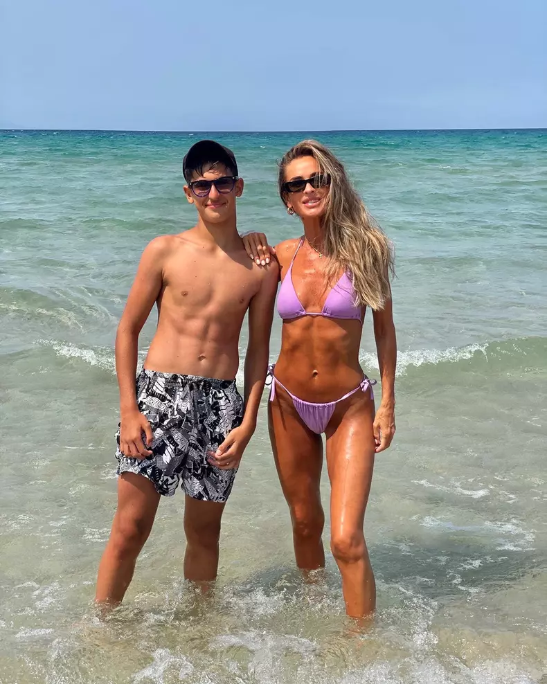 Diana Munteanu și fiul ei (6)