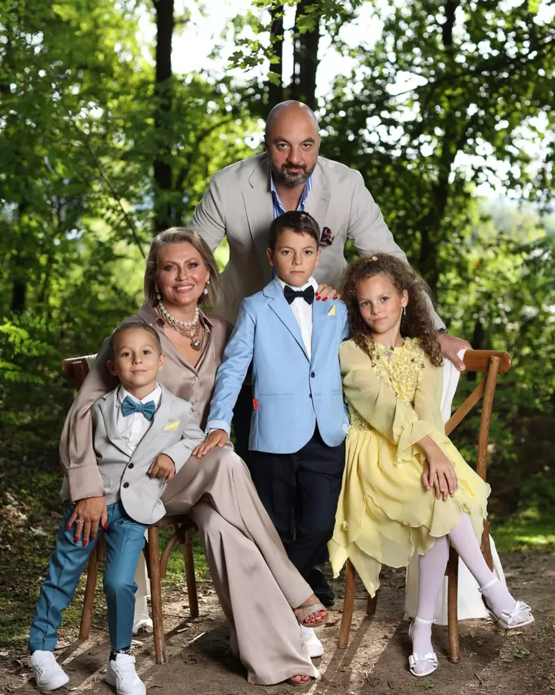 Mirela Vaida si sotul