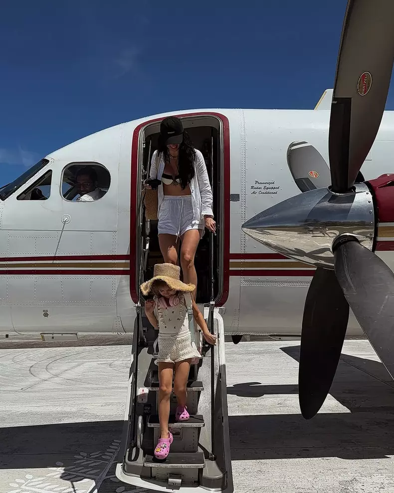 ioana grama si fetita vacanta in Seychelles (10)