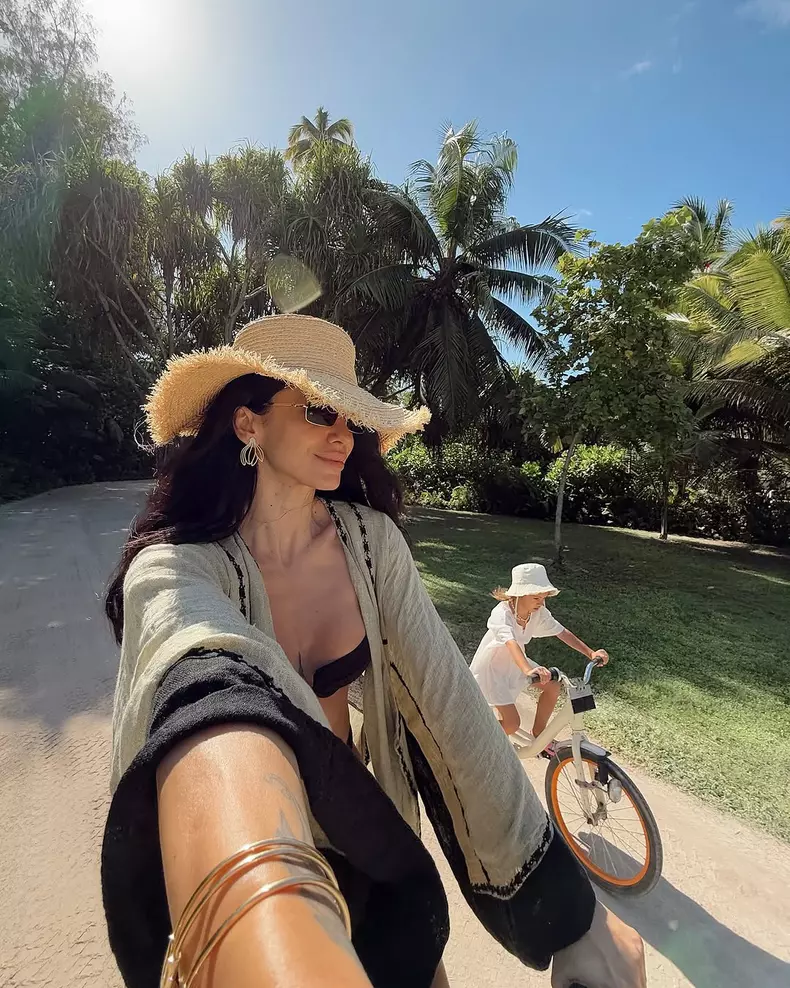 ioana grama si fetita vacanta in Seychelles (15)