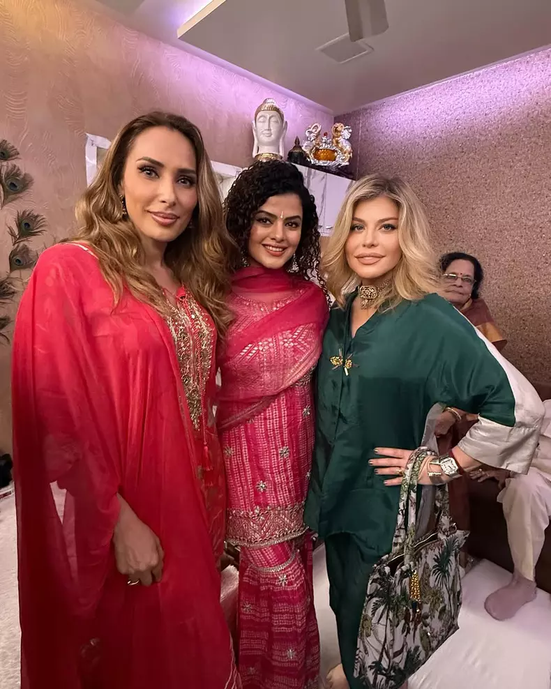 iulia vantur loredana groza si fiica ei elena in india (3)