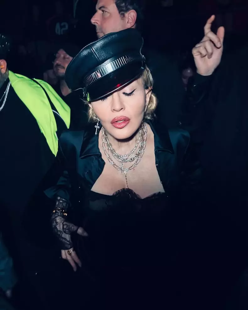Madonna (10)