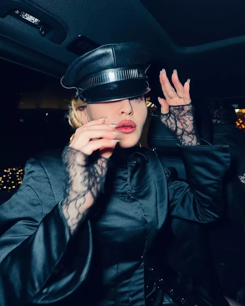 Madonna (12)