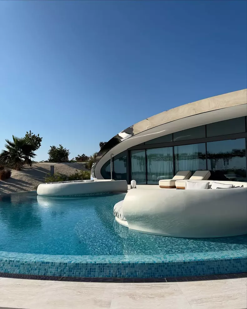 Vlăduța Lupău, vacanță Arabia Saudită (5)