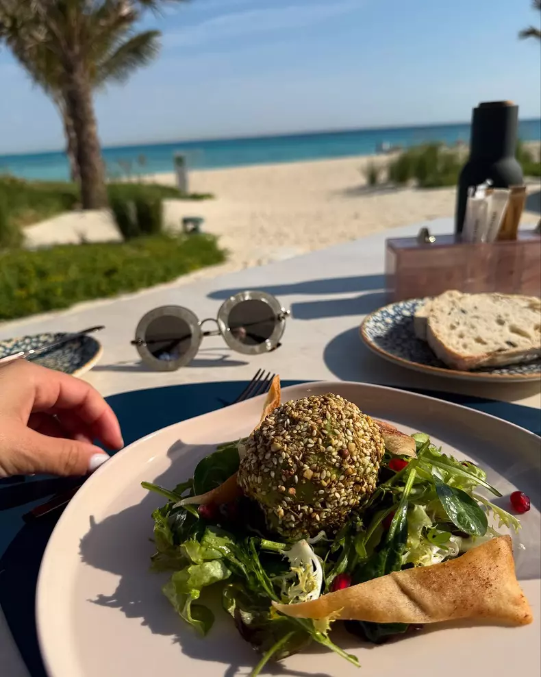 Vlăduța Lupău, vacanță Arabia Saudită (9)