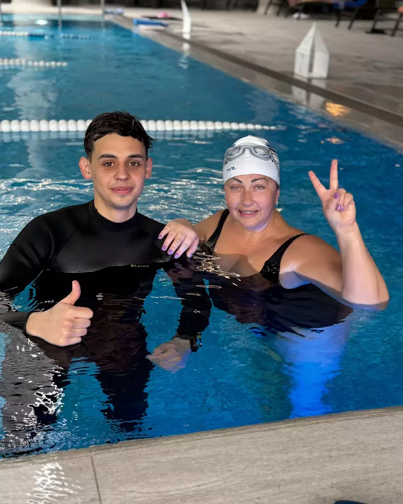 Imagini cu Gabriela Cristea în costum de baie (3)