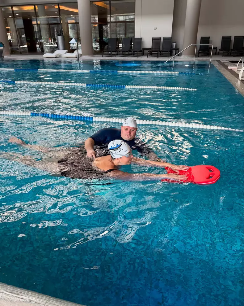 Imagini cu Gabriela Cristea în costum de baie (5)