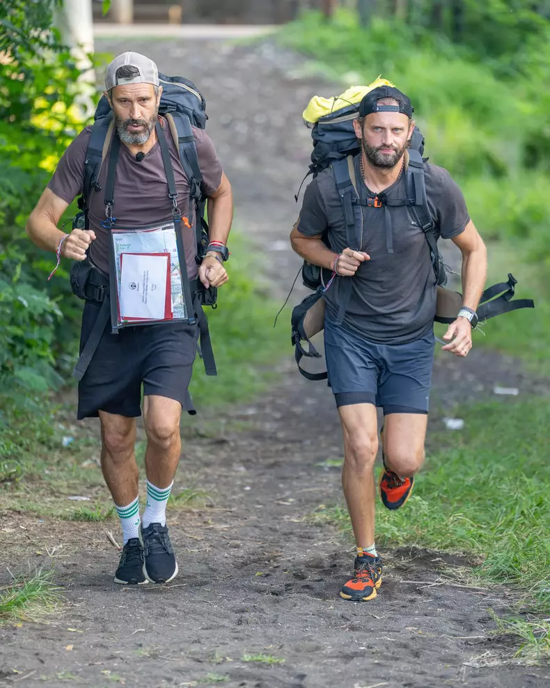 Brotnei si nicolai tand