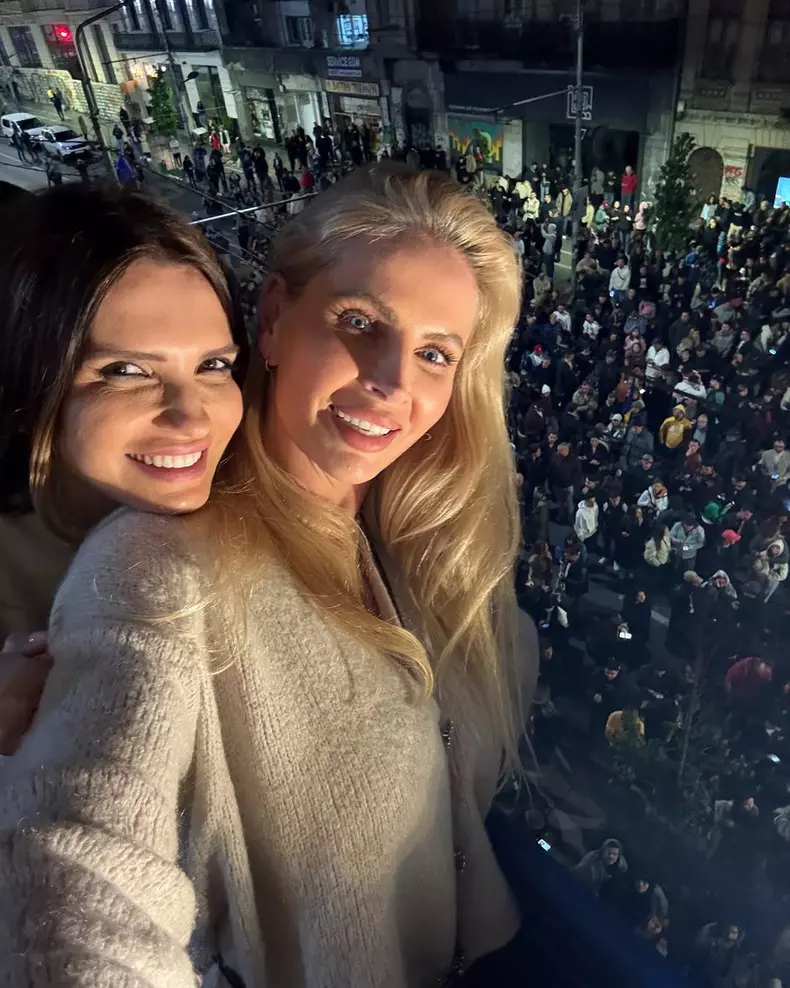 andreea banica l-a sustinut pe nicusor dan (5)