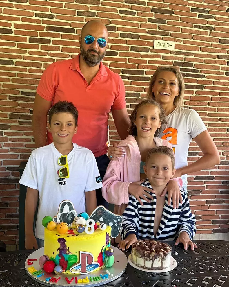 mirela vaida sotul si copiii 1