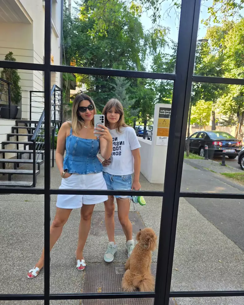 ela craciun si fiica ei alesia