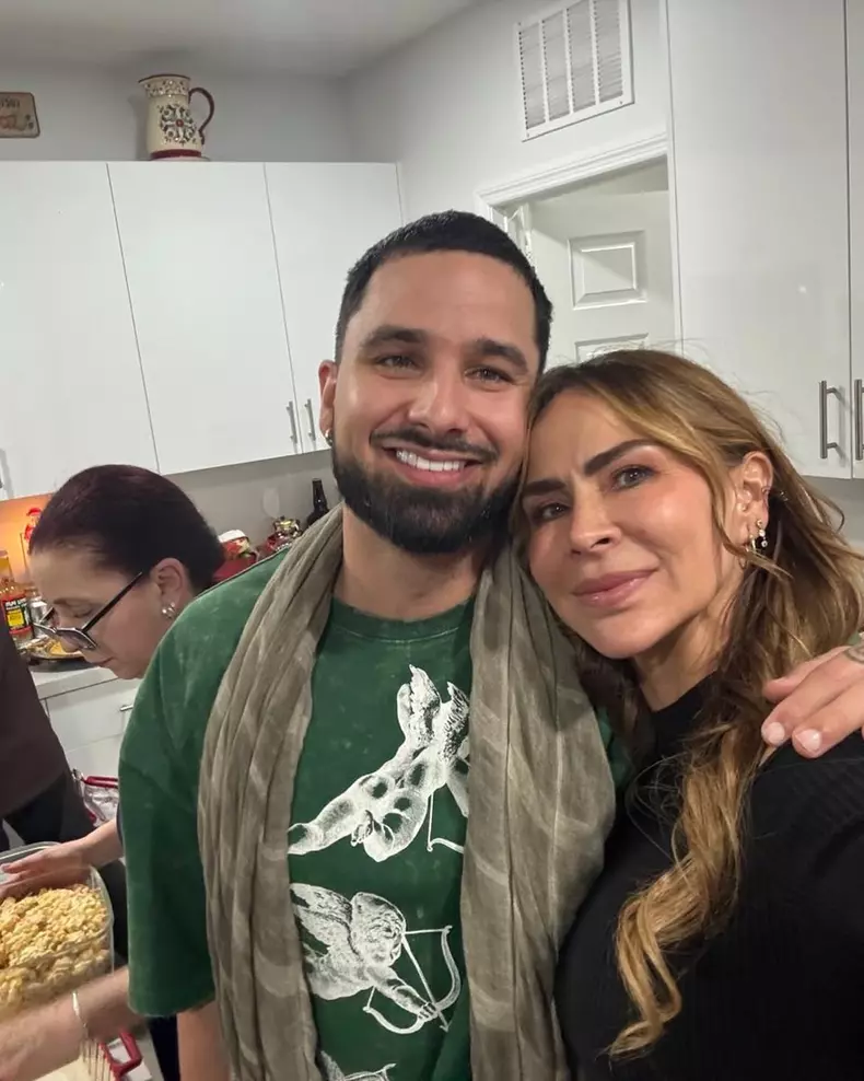 fiul actriței Aylin Mujica a murit (5)