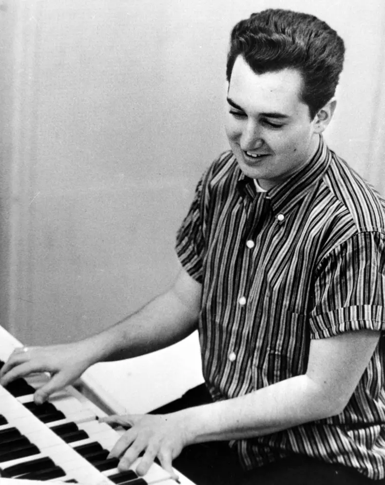 Neil Sedaka a avut primul hit în perioada Elvis Presley, Chuck Berry și Little Richard. Foto: Imago Images
